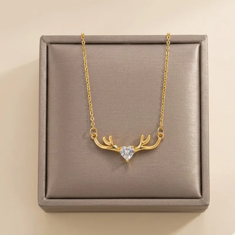 COLLIER BOIS DE CERF ET CŒUR EN CRISTAL DORÉ